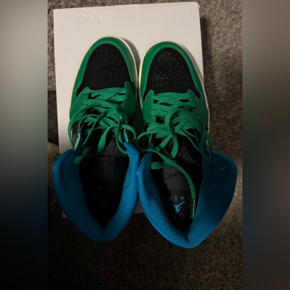 Authentic Nike Air Jordan 1 MID Green and Blue Sneaker Women size 11 Men size9.5 - Picture 6 of 13